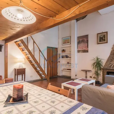 Warm Nest In The Old Building Of Piazza Navona Apartment Rome