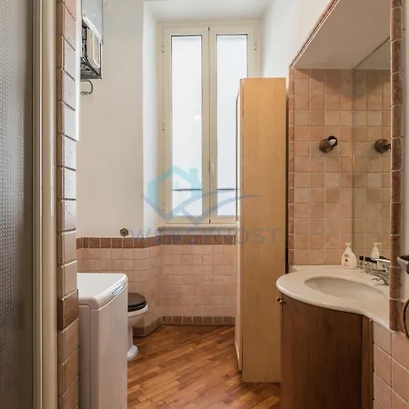 Warm Nest In The Old Building Of Piazza Navona Apartment Rome