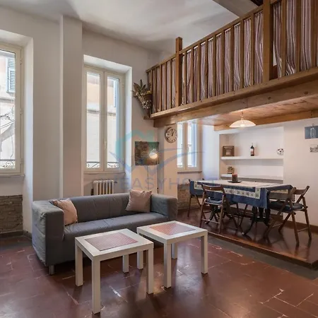 Apartment Warm Nest In The Old Building Of Piazza Navona