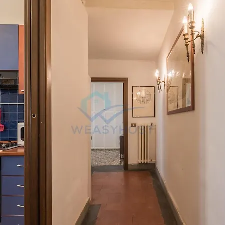 Warm Nest In The Old Building Of Piazza Navona *
