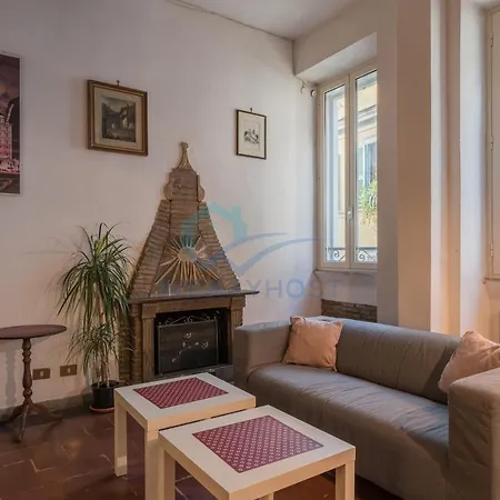 Warm Nest In The Old Building Of Piazza Navona Apartment Rome